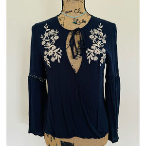 Lost & Wander Navy & White Embroidered Flowers Drapey Bell Sleeve Boho Top Small
